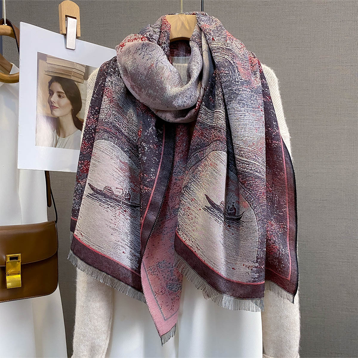 Nuova collezione autunno/inverno 2026: sciarpa in cashmere da donna, sensazione di alta qualità, mantello leggero di lusso con lettera H invernale, scaldacollo spesso e caldo_voghion.com