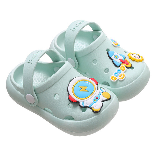 Boys' and Girls' Outdoor Clog Shoes with Closed Toes, Breathable & Non-Slip Summer Sandals—Lightweight, Soft-Soled Beach Flip-Flops