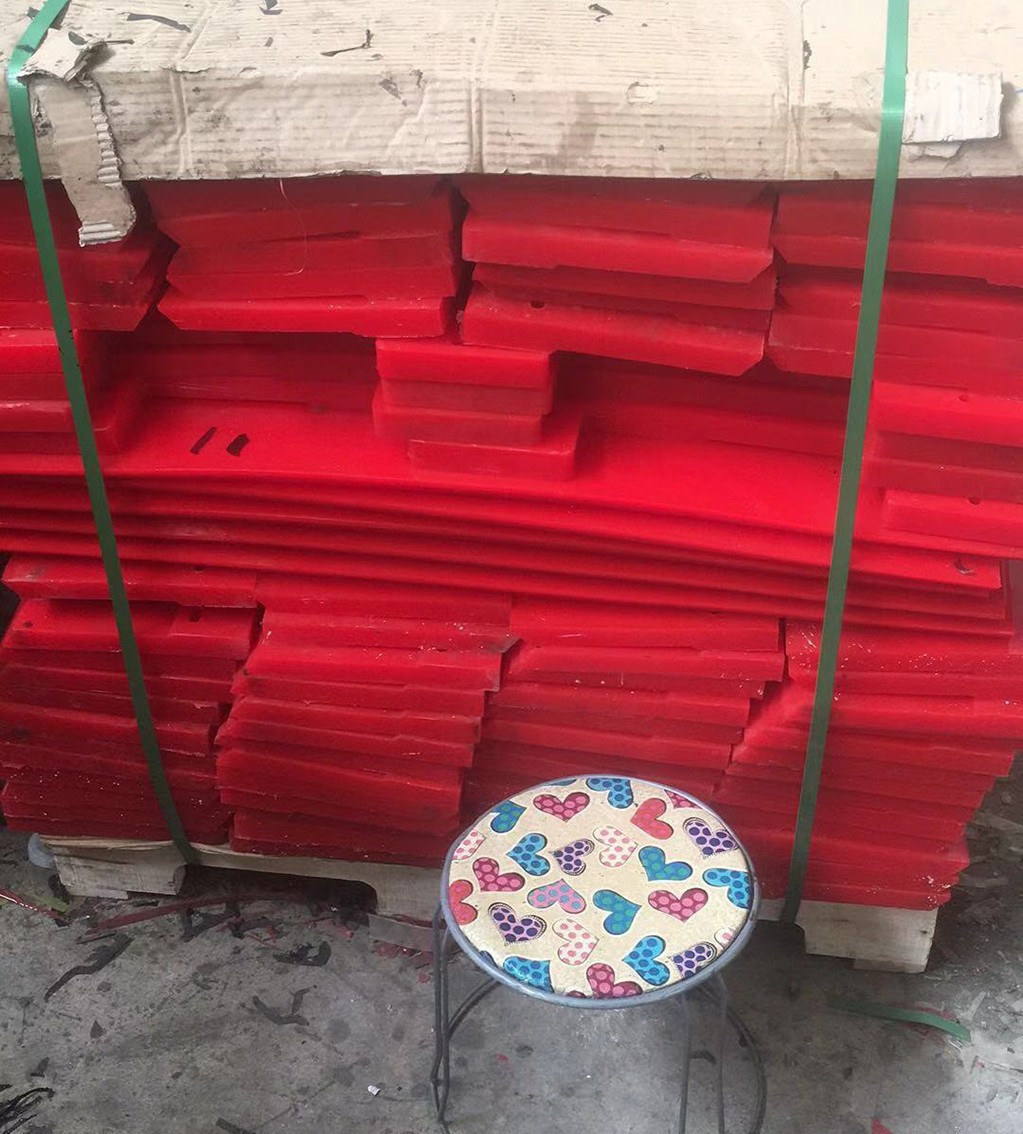 三一搅拌楼皮带刮板