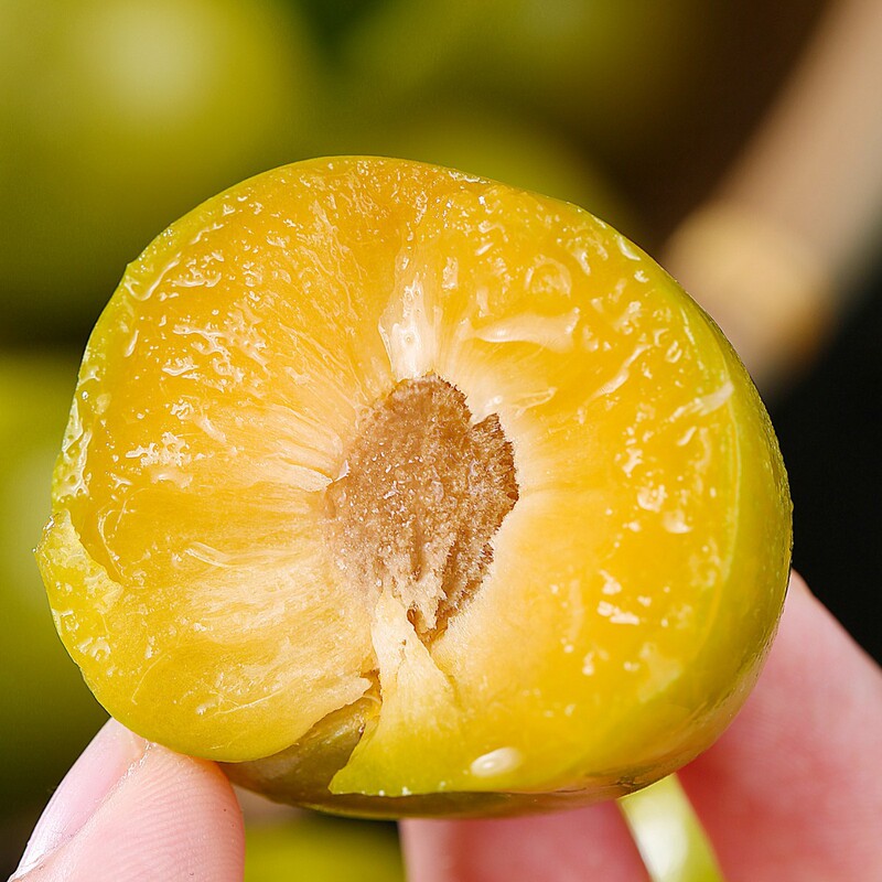 Fresh Hollow-Skinned Wenchuan Plums, Crisp and Boneless, Suitable for Pregnant Women, Available in Large Quantities