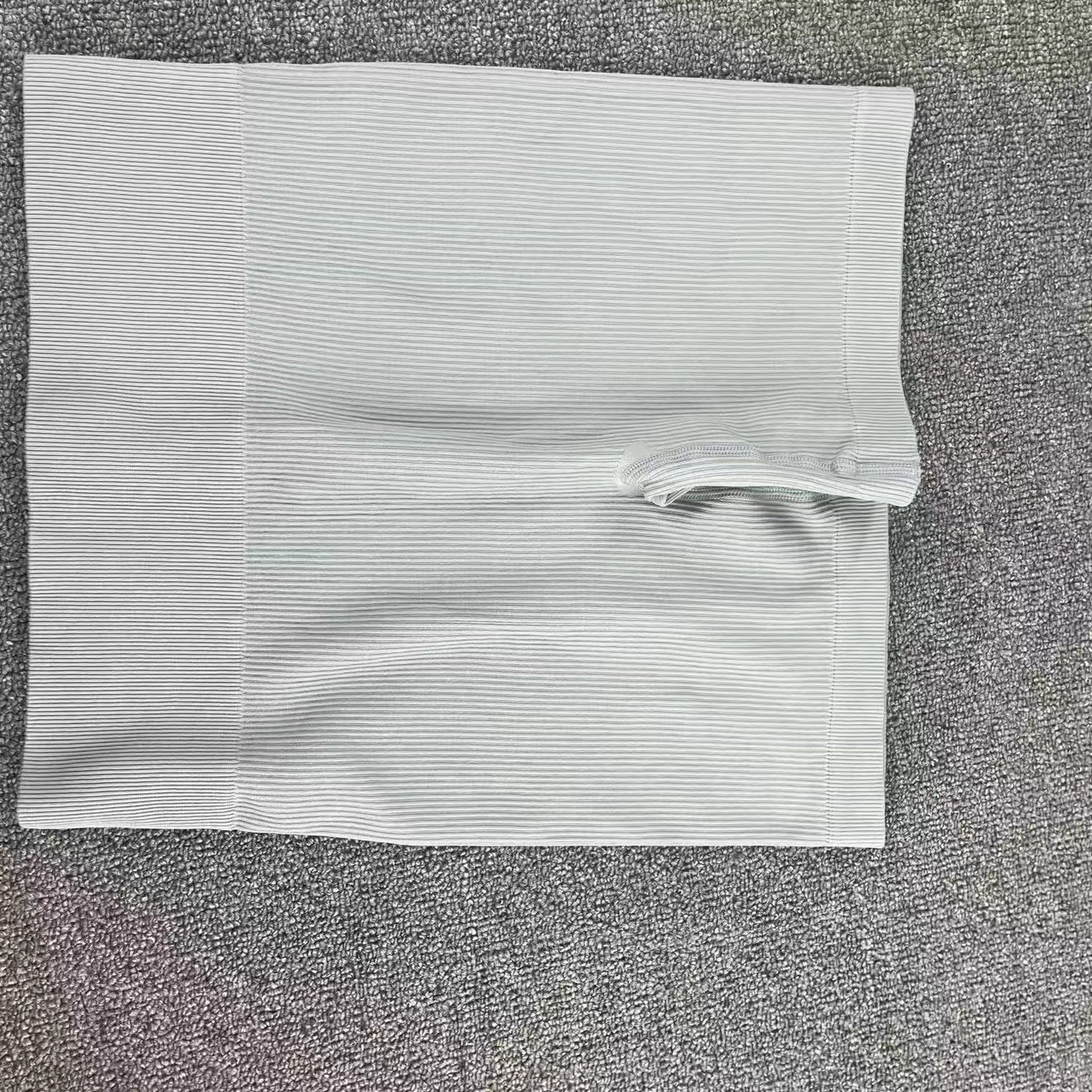 Серебристо-серый