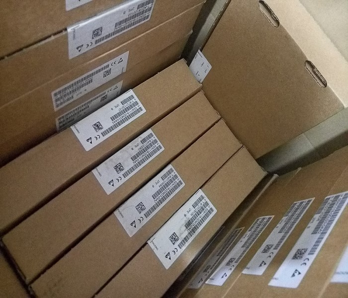 西门子6ES7 416-3XR05-0AB0程序内存/5.6M数据内存 1个IF模板插槽