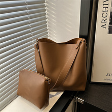 �ɼ������ذ���Ůʿ2025�ﶬ�¿�r�к��s�μ�б������ˮͰ����