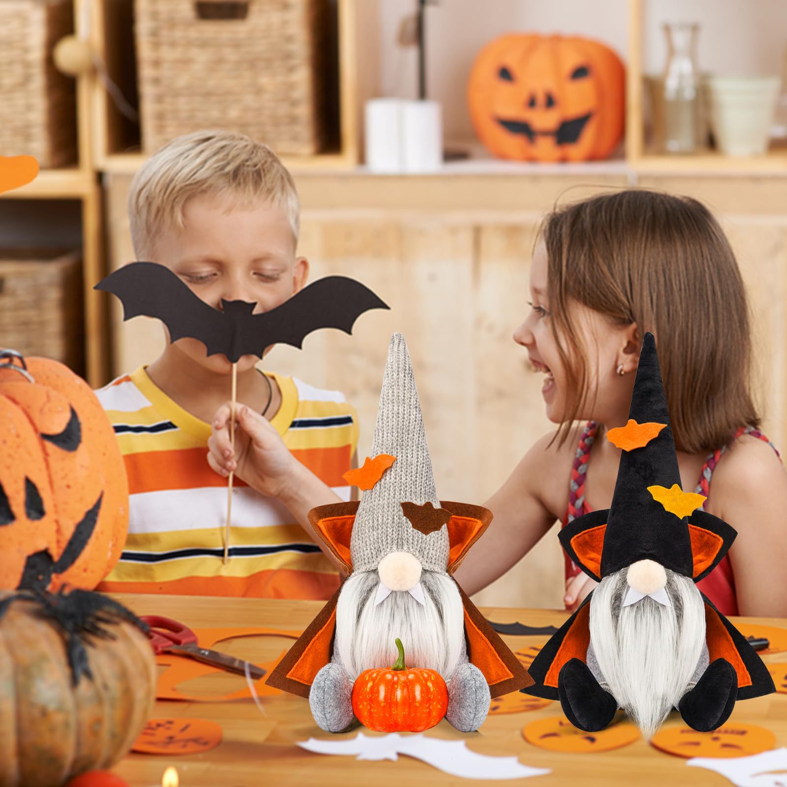 Nuevo Halloween transfronterizo sin cara anciano enano abrazando muñeca calabaza atmósfera festiva decoración muñeca accesorios