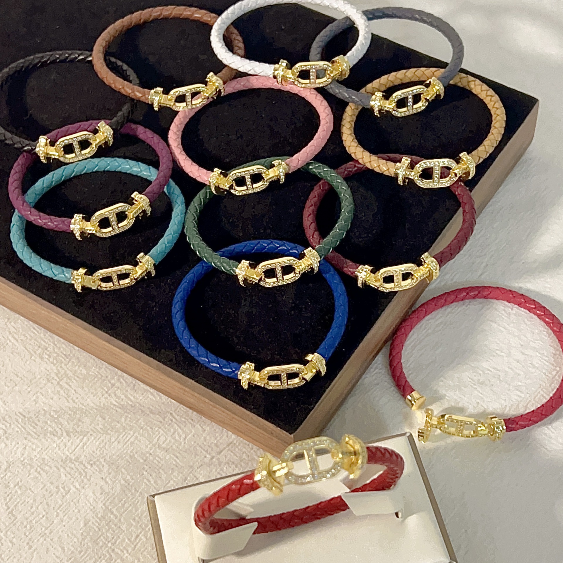 13g Weight 18K Gold Plated Plating Material Copper Pendant Material Rhinestones Inlay Material Bracelets Classification Leather Rope Chain Material No Chain Chain Type 1 Piece Quantity Casual, Daily Occasion Leather rope, Copper Material Geometric Pattern Unisex Gender Plating, Inlay Design Simple Style Style Leather Rope Copper No Chain 18K Gold Plated Plating Inlay Geometric Rhinestones Bracelets 2