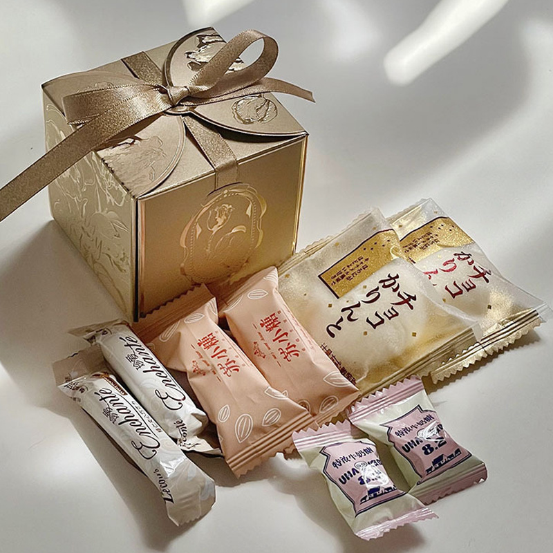 Embalaje exquisito caja de dulces de boda de alta calidad Tulipan estampado en oro simple caja de dulces regalo de boda regalo de acompañante de alto nivel
