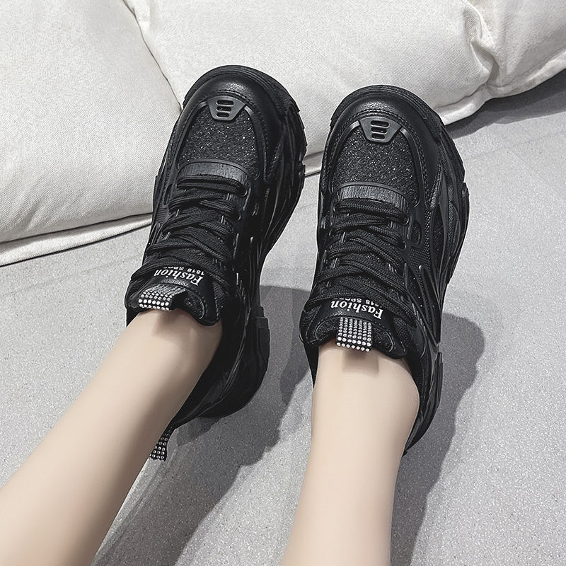 Zapatos de moda para mujeres 2024 nueva primavera y otoño versátil con suela gruesa zapatos de estilo portugués explosivo zapatos deportivos pequeños