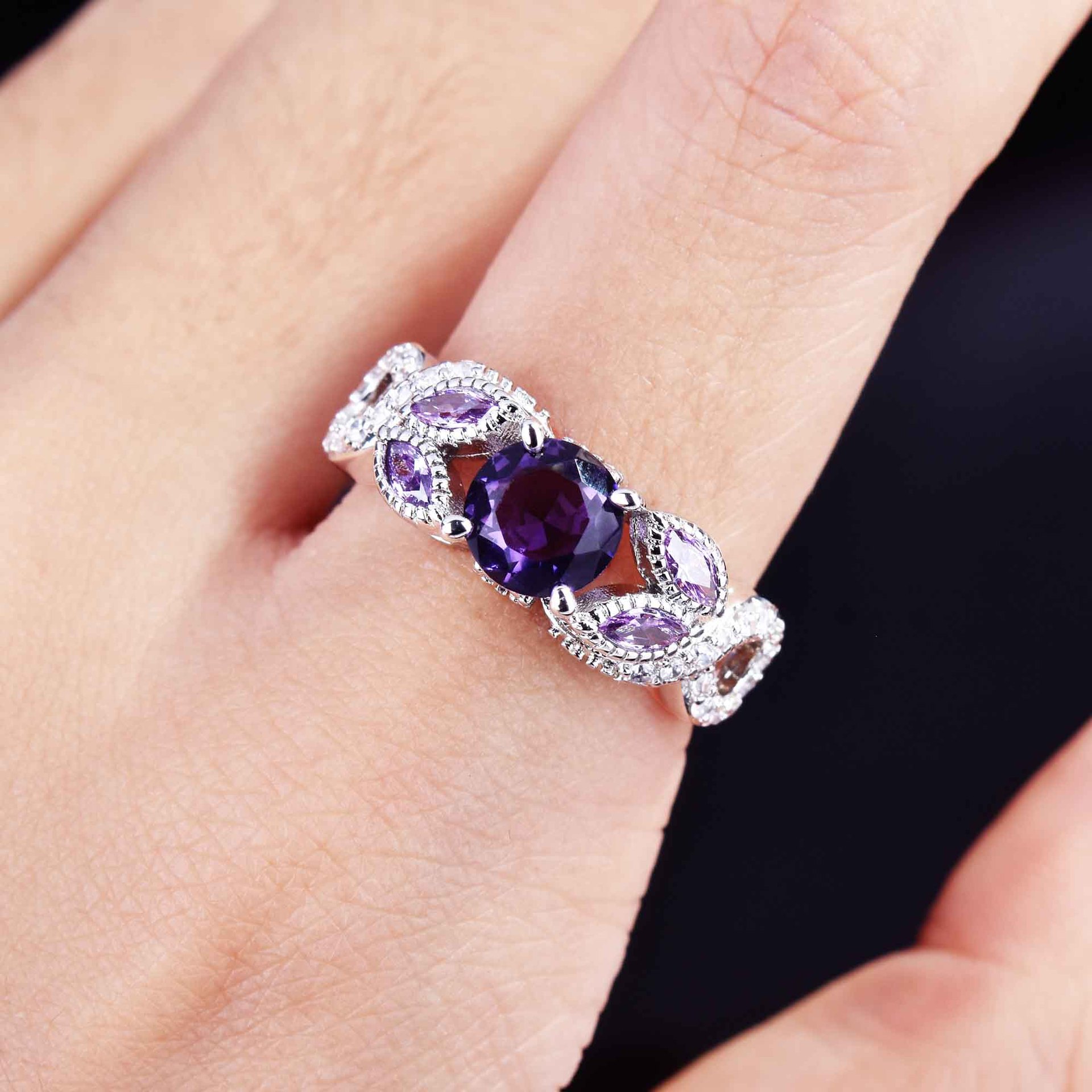 Zhenrong  Cross-border Supply New Inlaid Amethyst Carat Ring European And American Micro-inlaid Full Diamond Engagement Women's Ring display picture 7