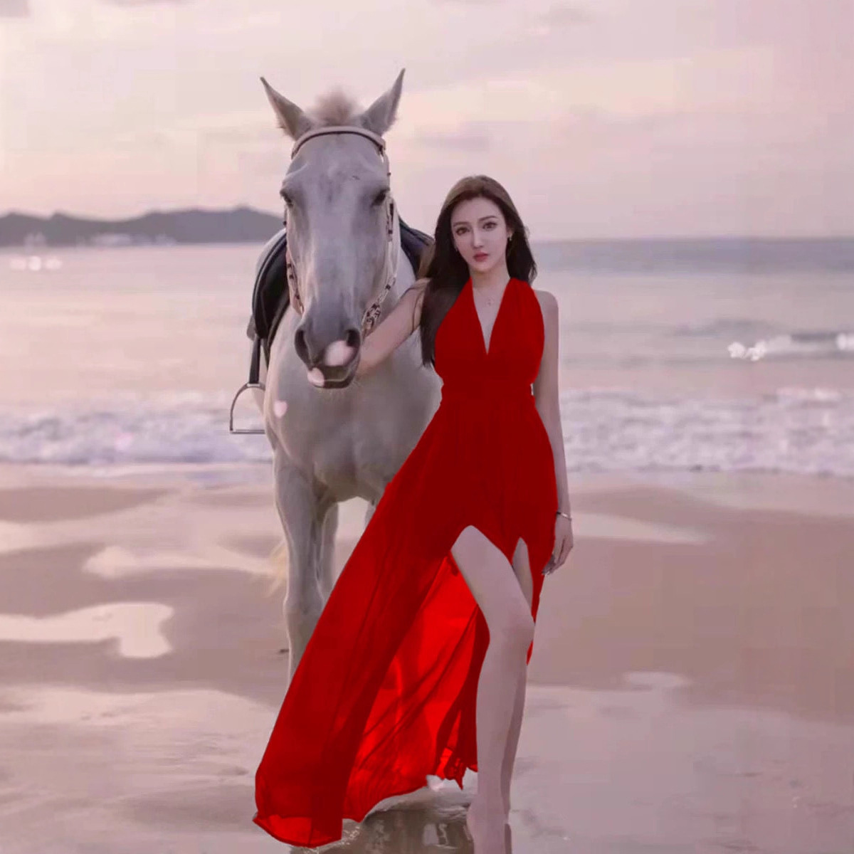 三亚沙漠海边度假沙滩裙小个子露背红色挂脖吊带连衣裙女夏季长裙