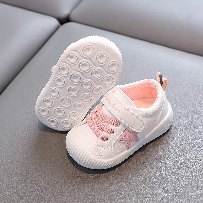 2025 primavera zapatos para niños pequeños zapatos de cuero Baotou zapatos para bebés zapatos deportivos para niños zapatos de interior para bebés
