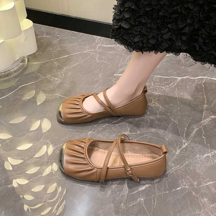 Comfortable autumn romantic and delicate Mary Jane shoes flat for…