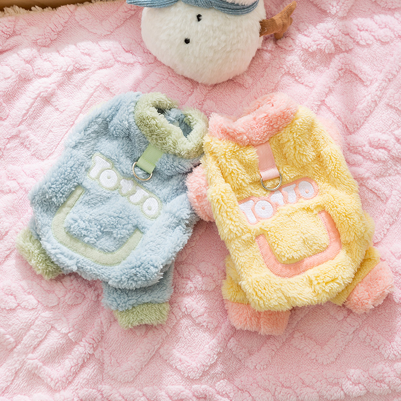 Otoño y invierno perros perros pequeños y medianos macarón letras de cuatro patas ropa de terciopelo gato calentamiento grueso ropa de mascotas