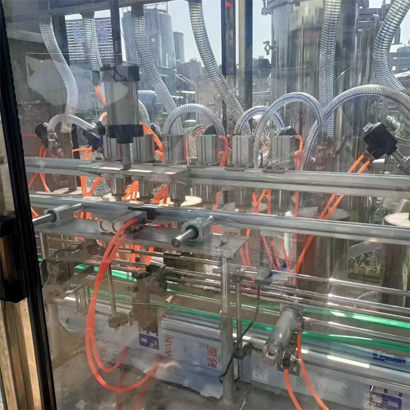 出售二手无菌砖型灌装机 全自动套标机 桶装水套标设备 回收