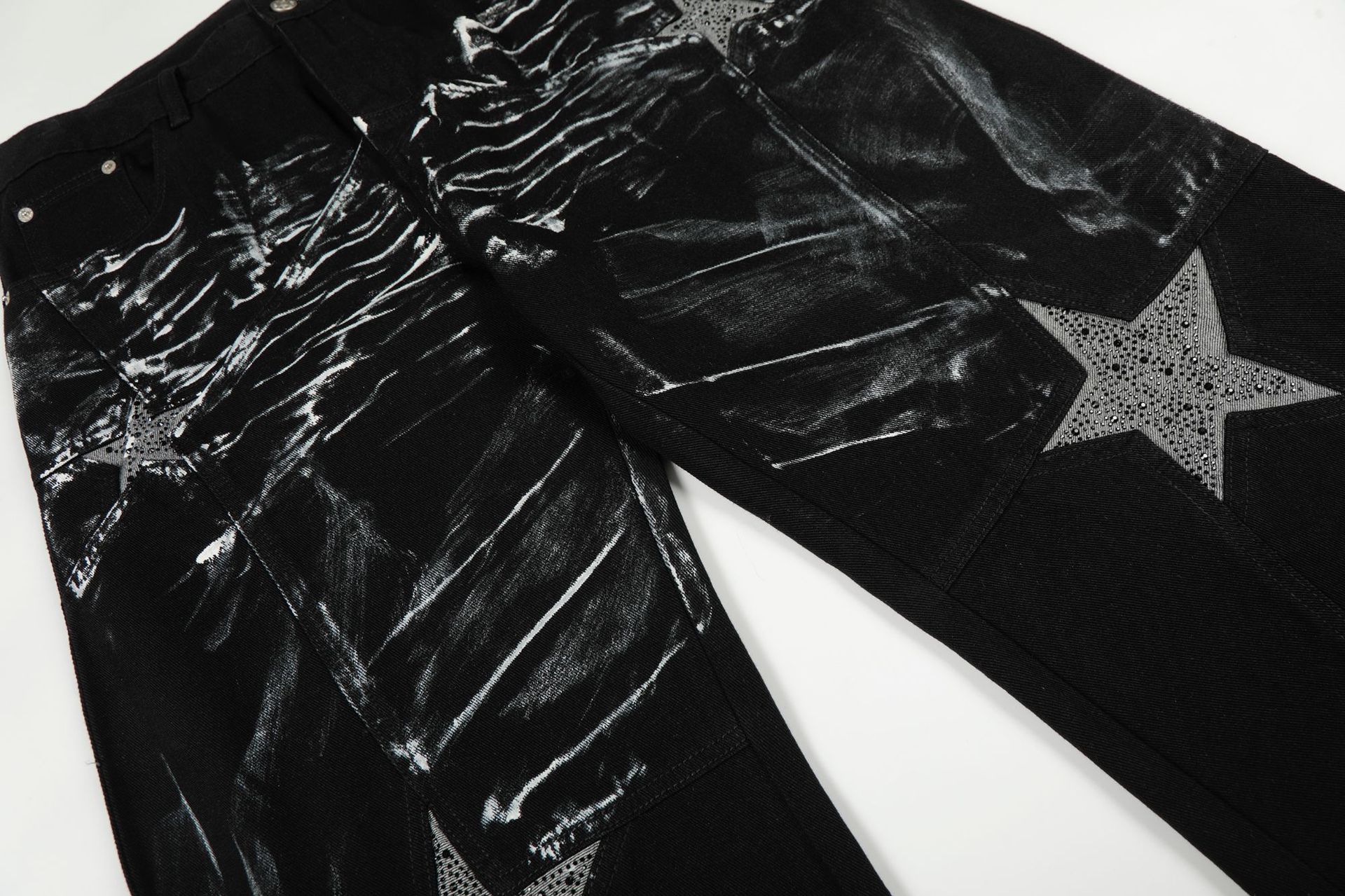 Jean en denim noir délavé, coupe ample, jambe droite, style vintage, effet peinture éclaboussée, pour homme et femme._voghion.com