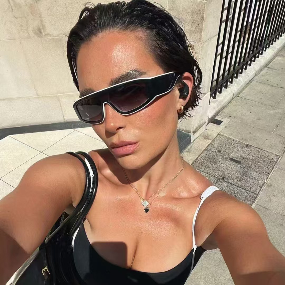 Gafas de sol Xiaoxiang 25 nuevas lentes de una pieza panda de color en contraste en blanco y negro