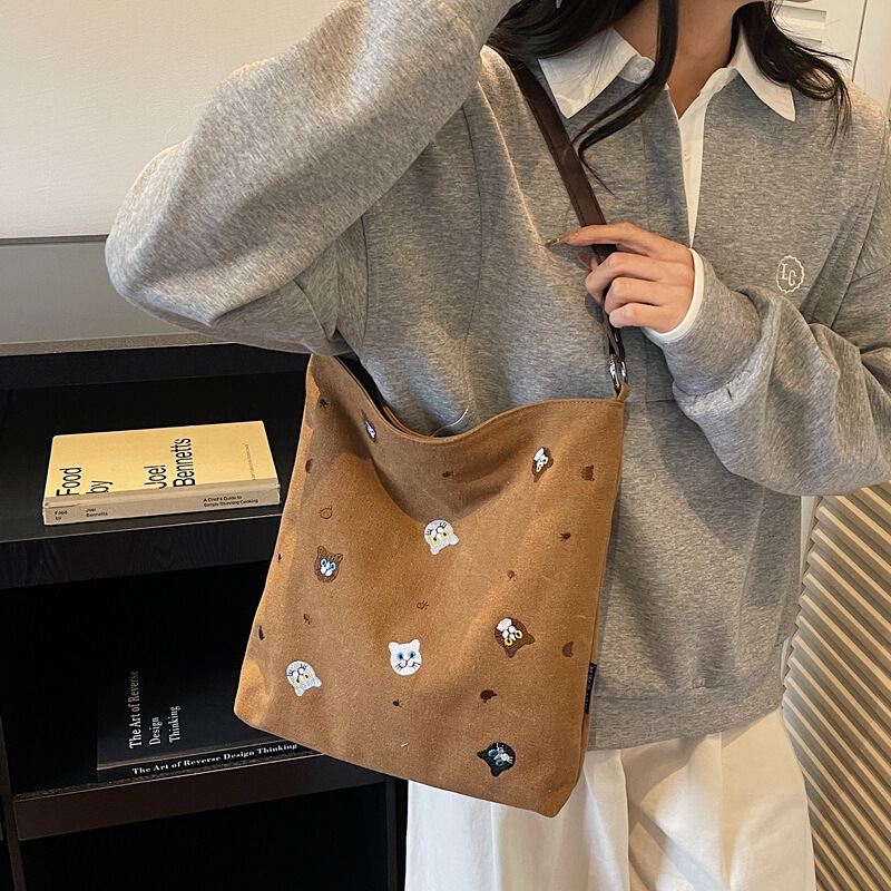 Large Capacity Canvas Bag 2026 New Style Handbag Embroidered Commuter Crossbody Bag Student Class Shoulder Tote Bag Large Capacity Canvas Bag 2026 New Style Handbag Embroidered Commuter Crossbody Bag Student Class Shoulder Tote Bag