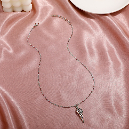 European and American Cross-Border Gothic Punk Raven Skull Pendant Necklace for Women—Cool Style Clavicle Chain Halloween Gift