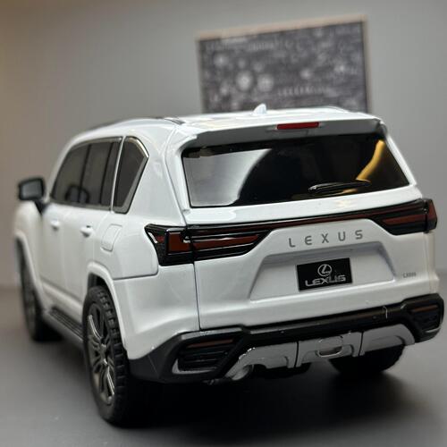 Chimei alloy car model 1:24 Lake LX600 off-road vehicle with sound and light pull back toy car music model ornaments