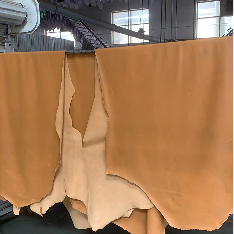 供应各种牛皮鞋面箱包牛皮原材料皮衣辅料各种颜色加工衣服包边