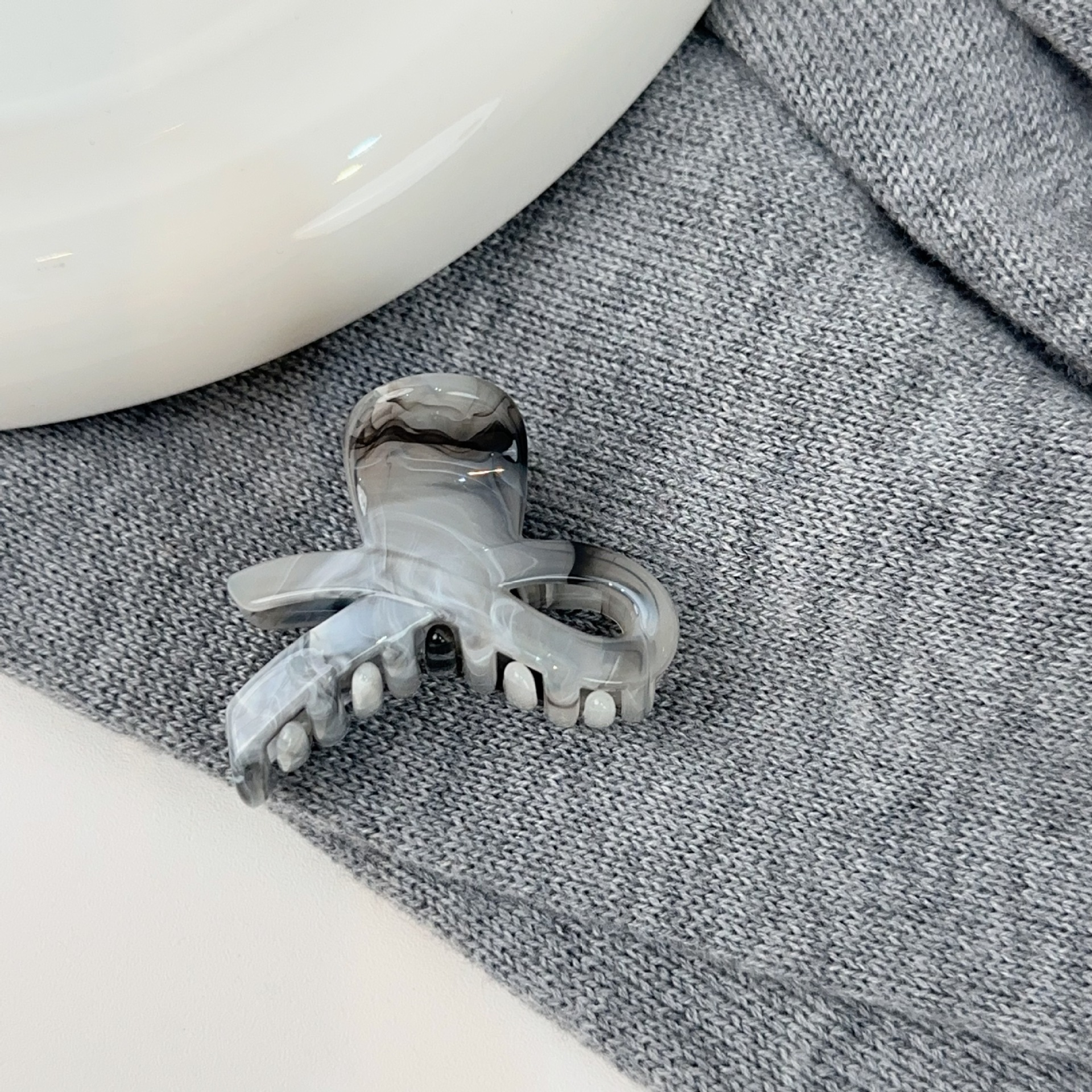 Nuovo fermaglio per capelli cinese nero grigio di piccole dimensioni, semplice, versatile, con frangia laterale, pratico accessorio per capelli_voghion.com