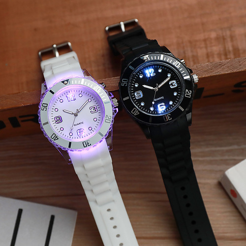 New Large Dial Silicone Watches Wholesale Glowing Watches for Middle School and High School Students Sports Cross-border Supply