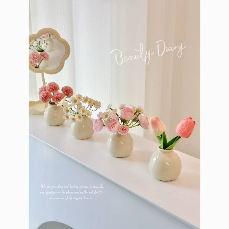 Керамическая маленькая ваза в кремовом стиле с сухоцветами и искусственными цветами, украшения для рабочего стола, прихожей, гостиной, цельная оптовая продажа