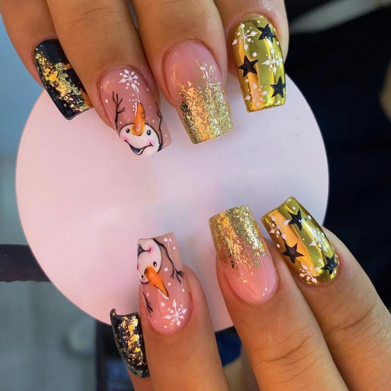 Winter Pearl gold short square wear nail piece Christmas snowflake black five-pointed star snowman design fake nails Winter Pearl gold short square wear nail piece Christmas snowflake black five-pointed star snowman design fake nails