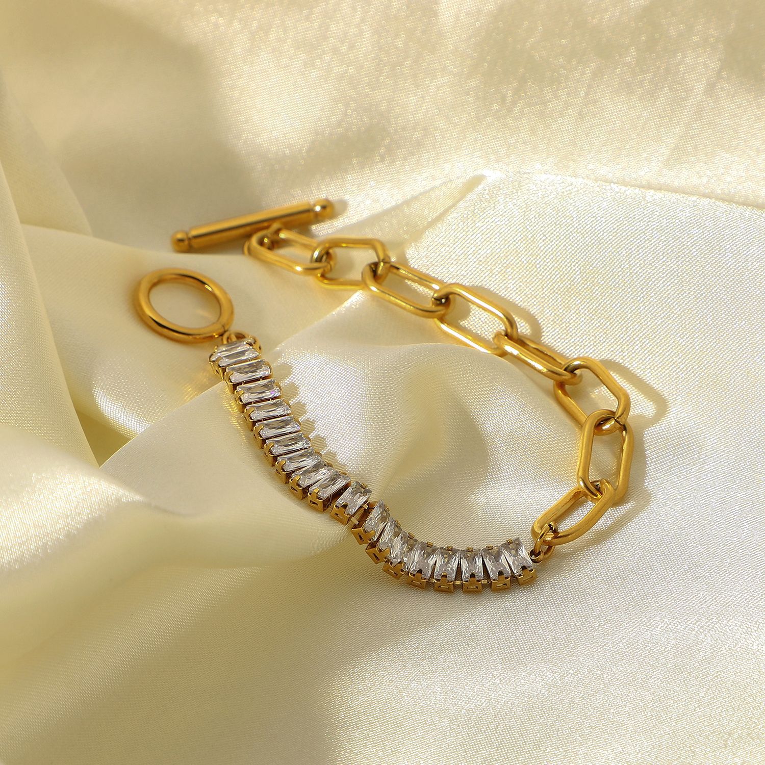 Européen Et Américain Ins Élégant Simple Et Polyvalent Froid Style Exagéré Ot Séparable Moule Conception Chaîne Titane Acier 18k Bracelet Ornement Pour Les Femmes display picture 1