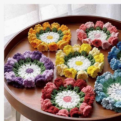 手作りのかぎ針編みのファッショナブルなコースター、スズランの花のコースター、完成品、生活の質を向上させる、クリエイティブなギフト