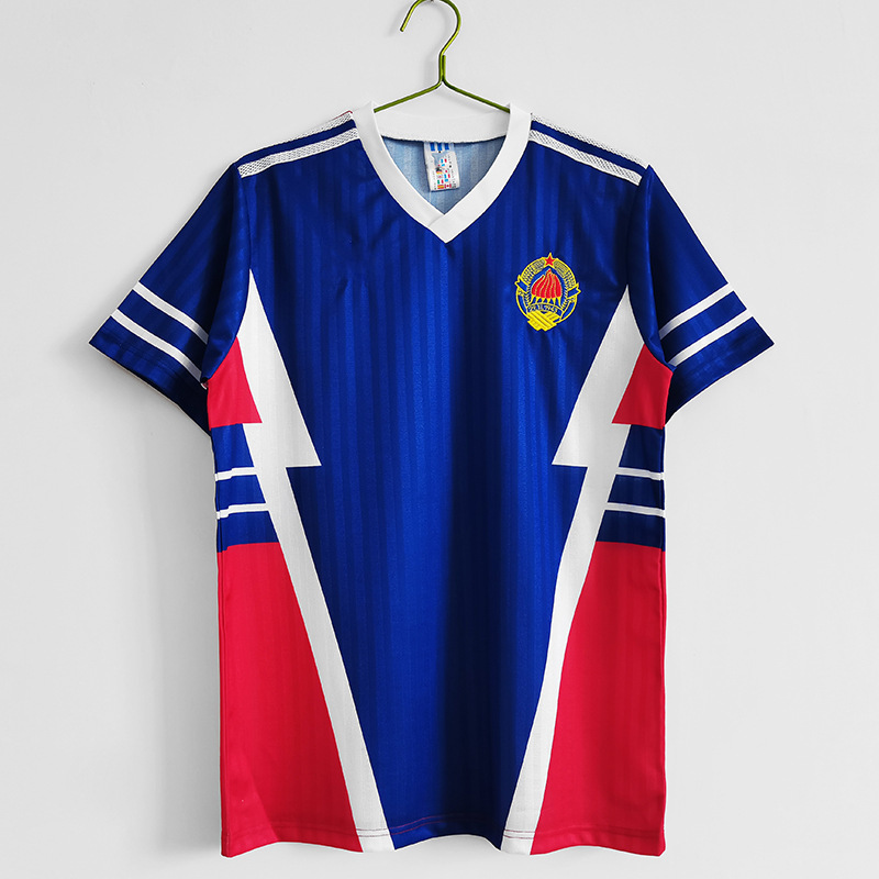 レトロなドイツのサッカー服の主な客席です。|undefined