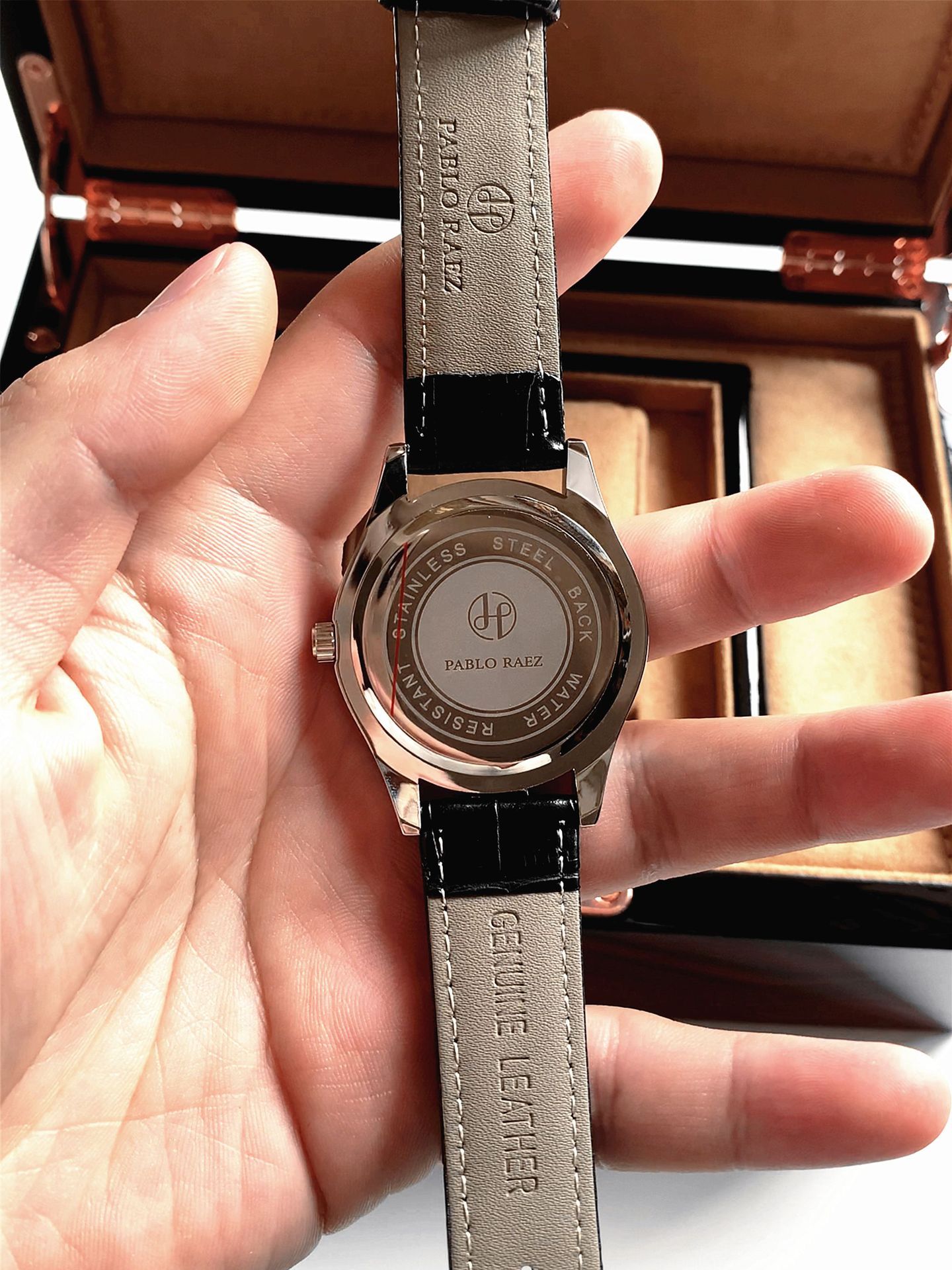 Douyin live broadcast popular men's high-quality stainless steel watches with good looks and cross-border e-commerce hosting and wholesale delivery_voghion.com