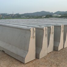 新泽西护栏隔离墩大量现货水泥防撞混凝土路障道路围栏施工