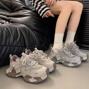 �ϵ�ЬŮЬ�¿��ļ������r�к������С����6�����������m����