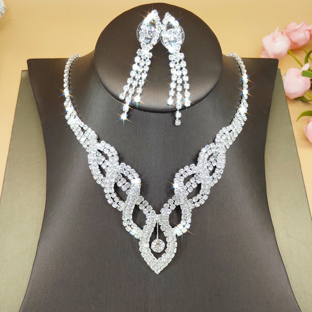 Wedding Dress Bride Hollow Full Diamond Women's Copper Necklace And Earrings Two-piece Set display picture 2