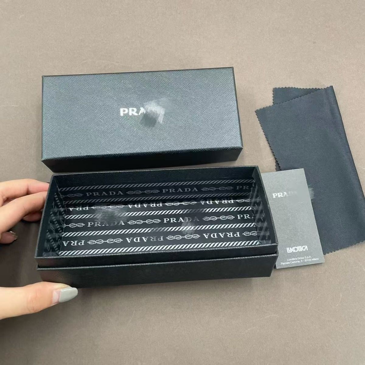 普拉 眼镜盒套装高品质黑色眼镜盒时尚眼镜盒欧美跨境现货