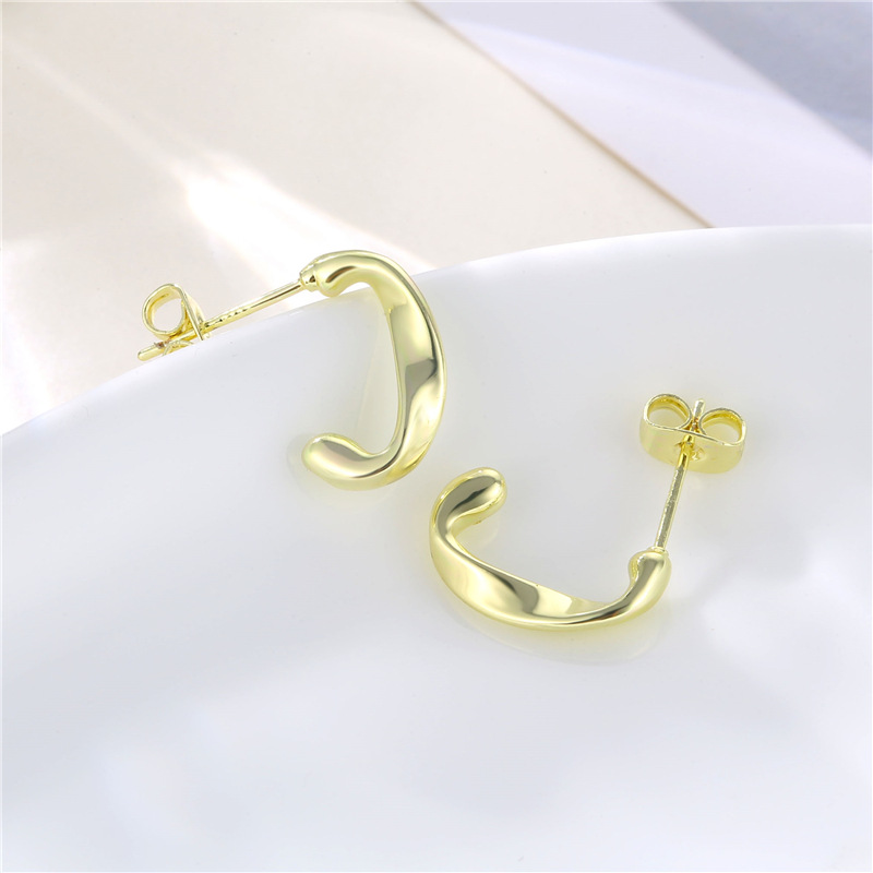 Bijoux Fantaisie Boucles D&#39;oreilles En Forme De C Bijoux Boucles D&#39;oreilles En Forme De C En Or 18 Carats display picture 4