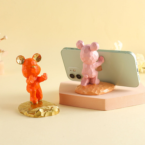 Dropshipping Cute Violent Bear Tablet Phone Holder Resin Crafts Desktop Decoration Small Ornament Gift