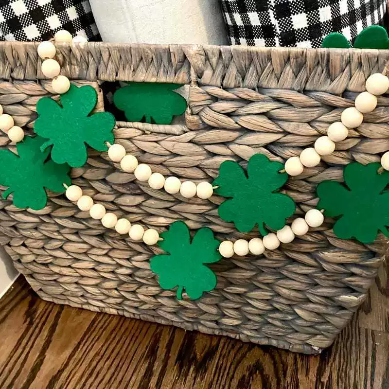 Трансграничные новые продукты День Святого Патрика войлочный клевер баннер деревянный бисер праздничная вечеринка декоративный кулон