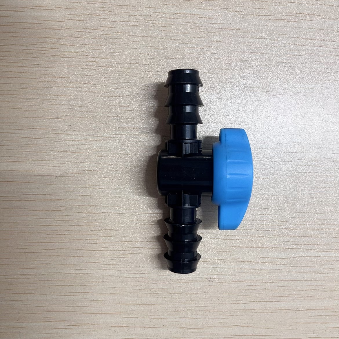 Nuevo mango azul 20 PE tubo a través de la válvula enchufe tubo PE válvula de bola directa micro spray riego por goteo