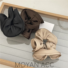 Big news! High-end, oversized wooden-rimmed bud-shaped satin scrunchies—elegant French-style hair ties with floral accents for women.