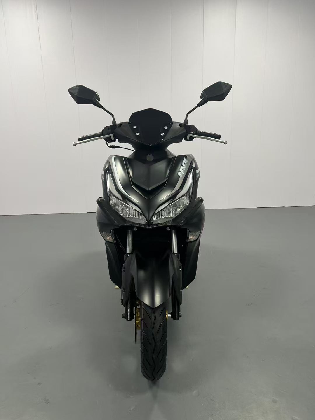 Factory Direct Sales Nvx Fuel-Powered Motorcycle Adult Mobility Scooter 150Cc Large-Displacement Street Bike Motorcycle