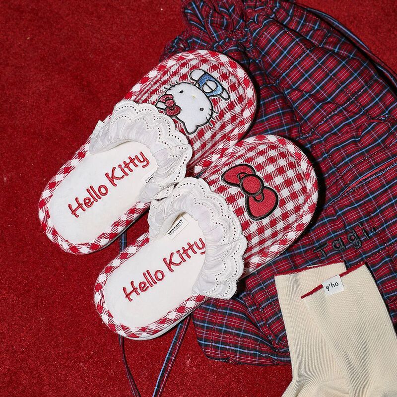 Hello Kitty Cotton Slippers, Lightweight Home Indoor Slippers, Fleece-Lined and Thickened Cotton Shoes, Warm Cotton Slippers for Autumn and Winter Hello Kitty Cotton Slippers, Lightweight Home Indoor Slippers, Fleece-Lined and Thickened Cotton Shoes, Warm Cotton Slippers for Autumn and Winter