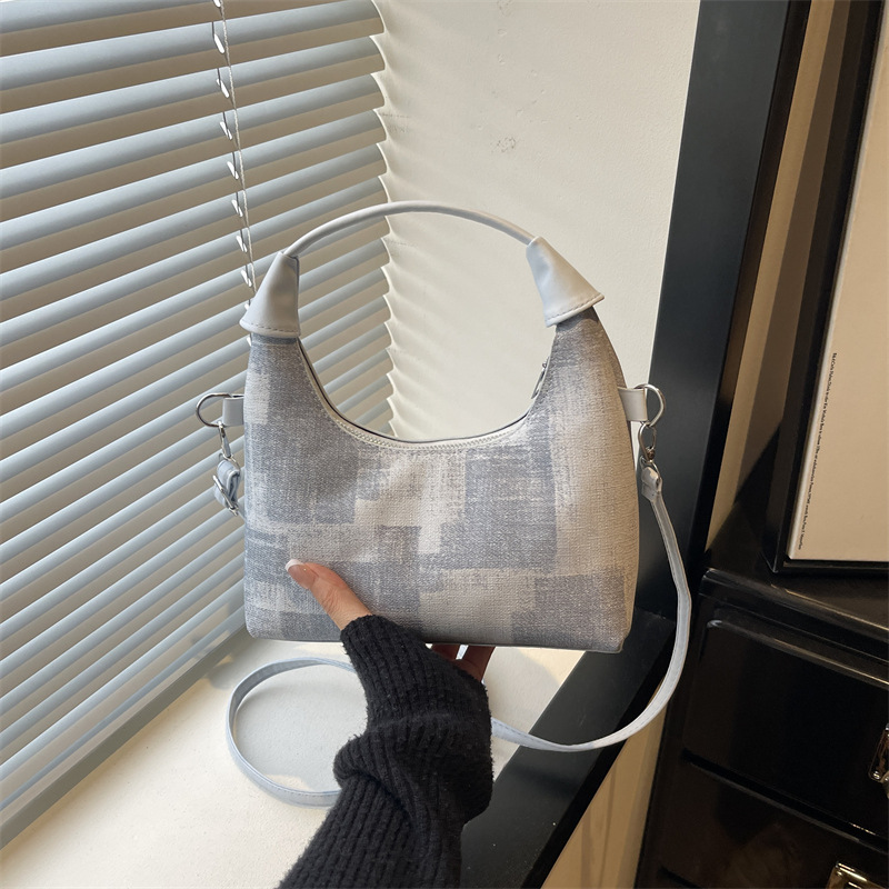 Korean Style Shoulder Crossbody Bag Large Capacity Dumpling Bag_voghion.com