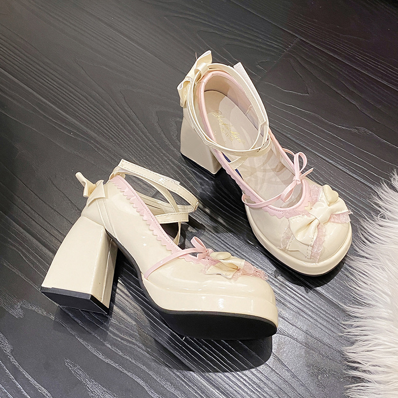 Zapatos Lolita temperamento marigen impermeable tacones gruesos correa de arco dulce zapatos Lolita