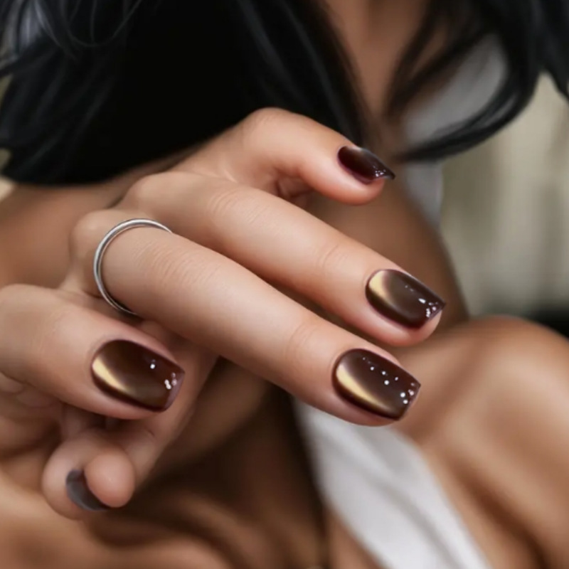 24 Pieces of Wearable Nails, Short Style, Cat Eye Coffee Color, Same Style as on Instagram, Fashionable and Simple Wearable Nails