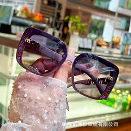 潮流偏光太阳眼镜女时尚字母镜腿大框墨镜防紫外线批发凯米镜片