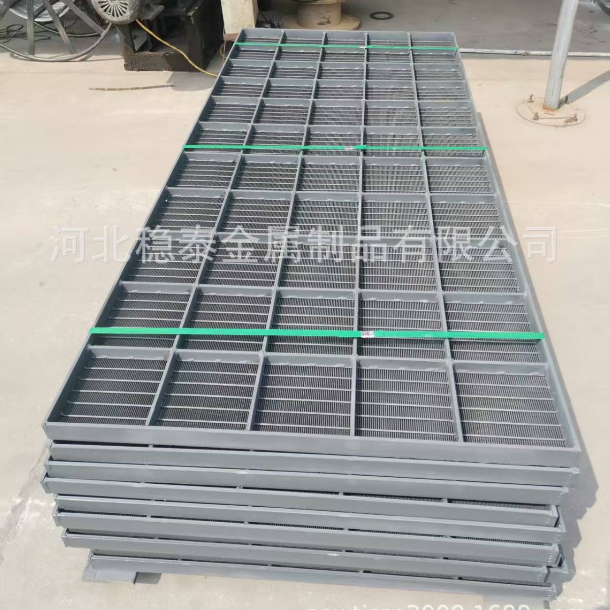 供应304不锈钢筛板，条缝筛片、耐磨不锈钢矿山筛网