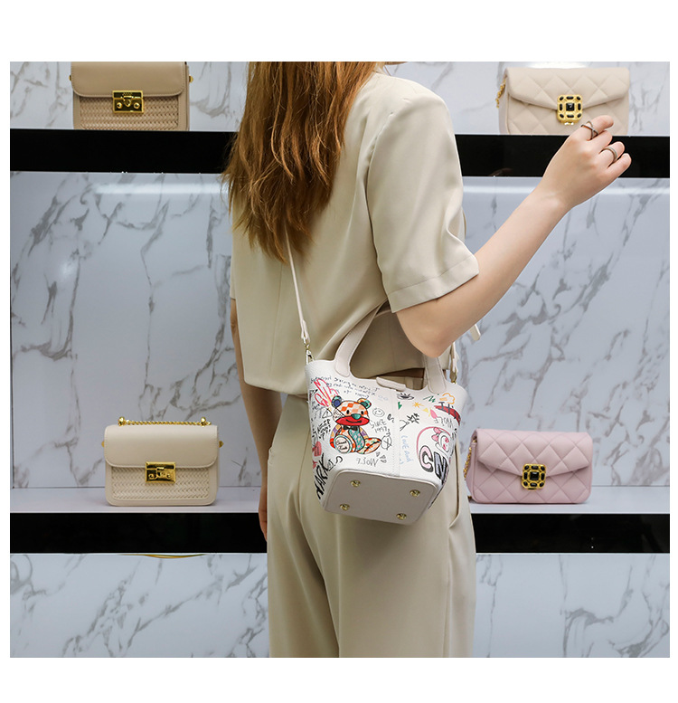 Little Bear Graffiti Basket Bucket for Women 2024 New High end Fashion Versatile Handheld Crossbody Bag_voghion.com