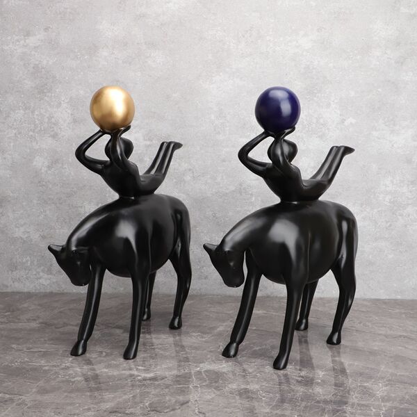 European -style creative resin riding beef cow red gold and blue…