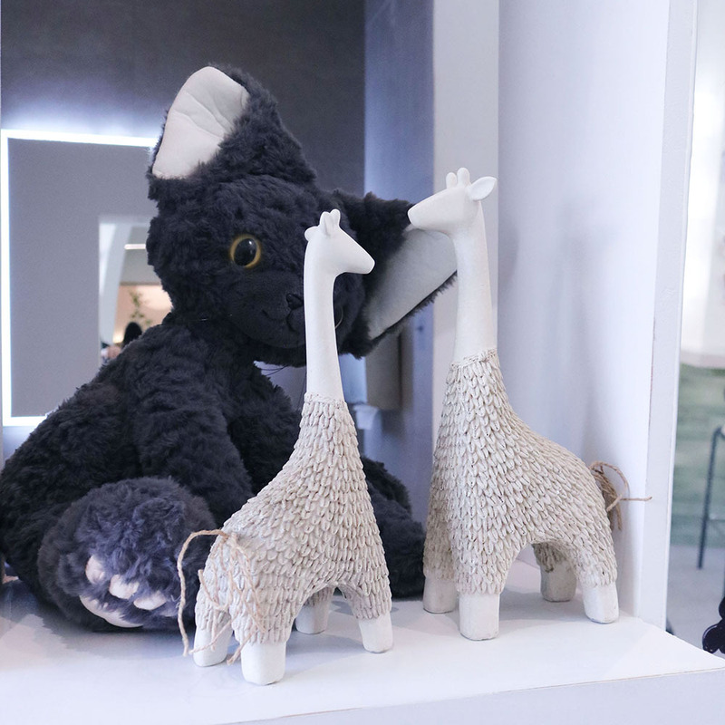 Cross-Border New Product Nordic Giraffe Ornaments Simple Abstract Animal Resin Crafts Home Decor Bookshelf Decoration